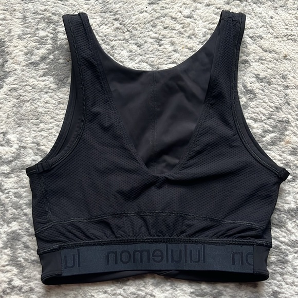 Lulu Lemon High Neck Sports bra - Picture 3 of 4